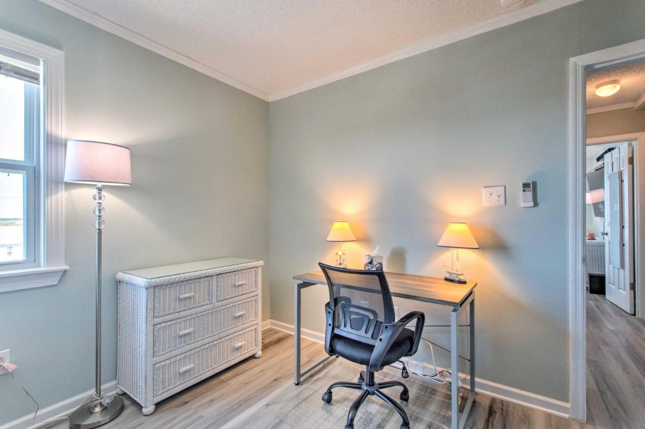 Convenient Retreat With Balcony And Ocean Views! Appartement North Topsail Beach Buitenkant foto