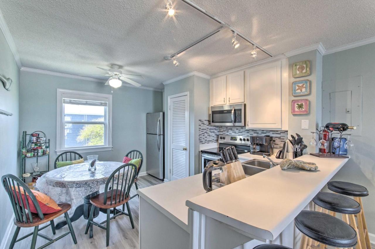 Convenient Retreat With Balcony And Ocean Views! Appartement North Topsail Beach Buitenkant foto